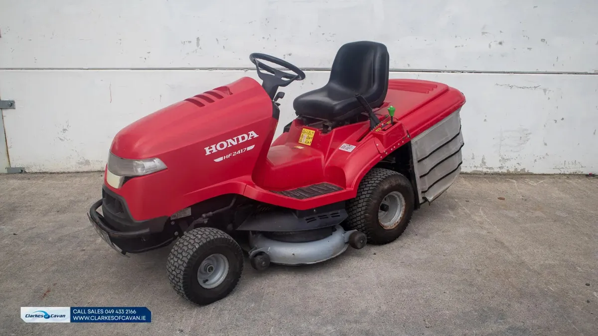 2009 Honda 2417 ride-on lawnmower - Image 1