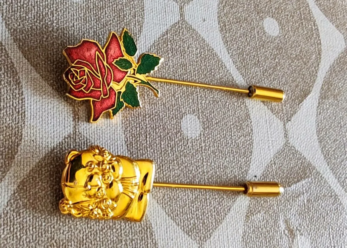 Vintage cloisonne and goldtone lapel pins - Image 3