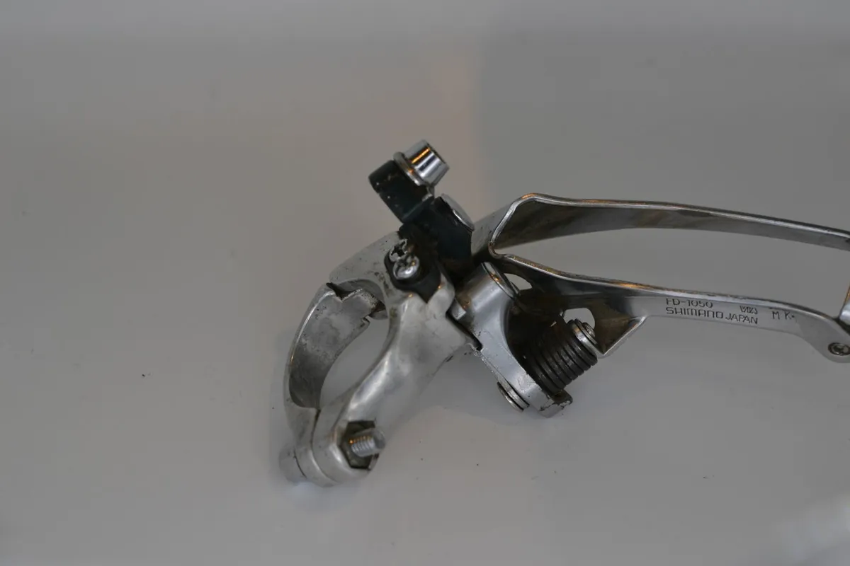 Shimano 105 front derailleur - Image 1
