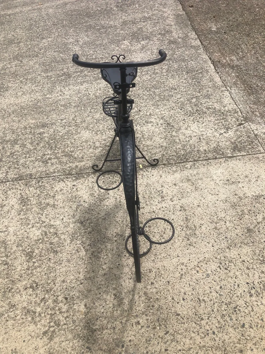 Penny Farthing flower pot stand - Image 2