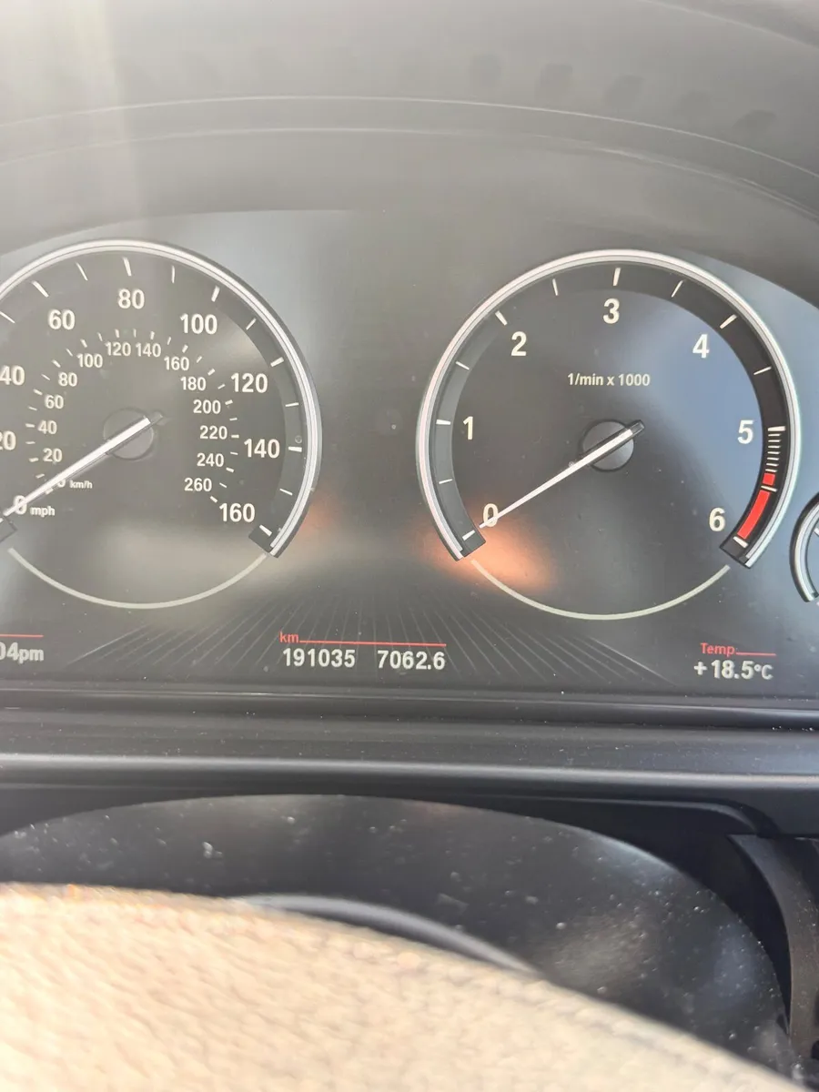 BMW 5-Series 2015 - Image 3