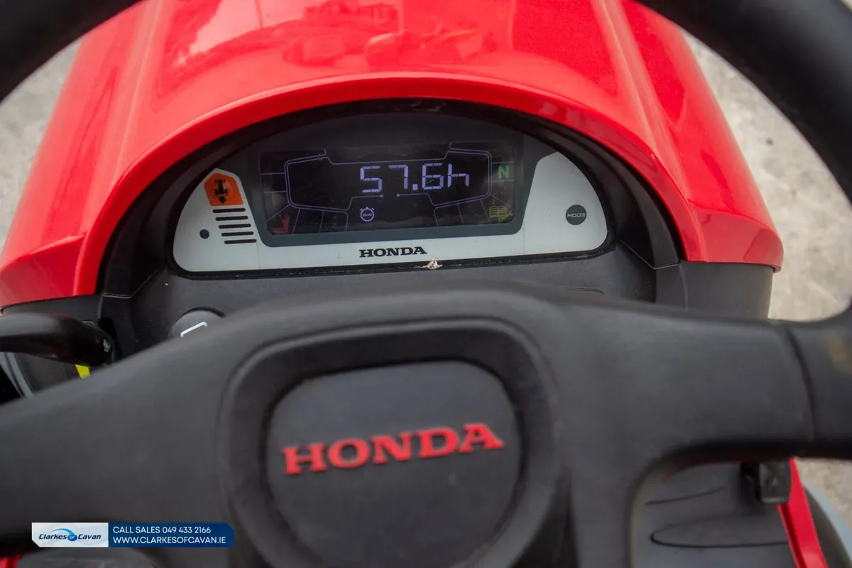 2022 Honda 2625 ride-on lawnmower - Image 2
