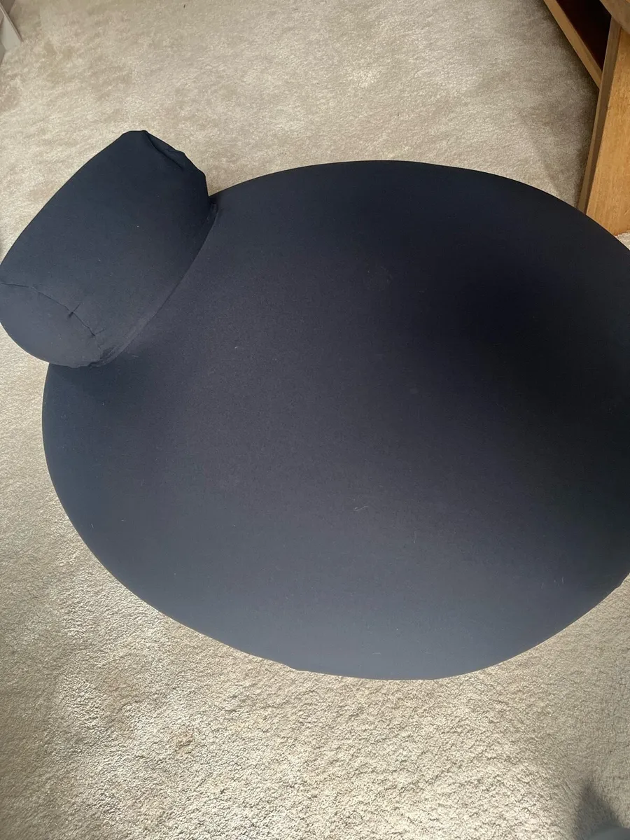 Beanbag Chair with built-in headrest - Image 2