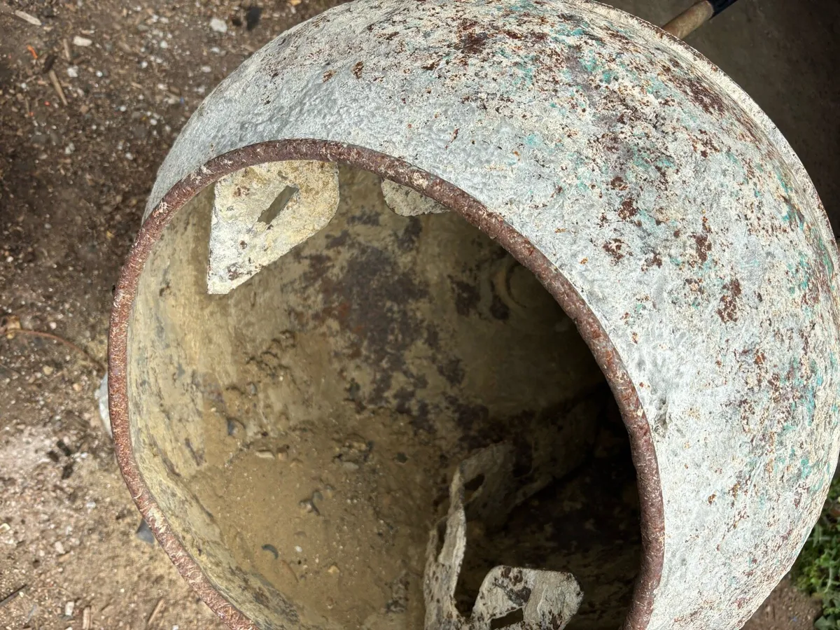 CEMENT MIXER 220v BAROMIX - Image 3