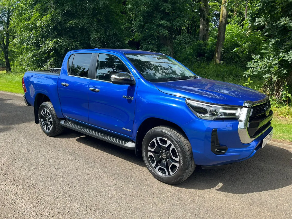 2023 TOYOTA HILUX INVINCIBLE 4X4 PICKUP - Image 1