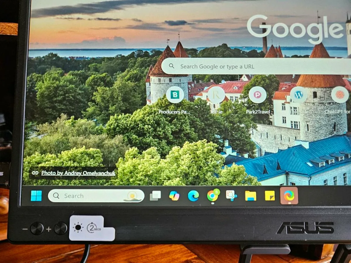 ASUS ZenScreen Portable Monitor 15.6" - Image 4