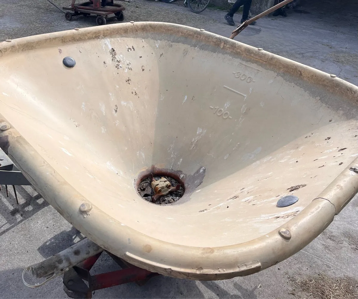 2VICON FERTILISER SPREADER - Image 3