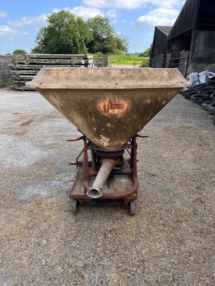 2VICON FERTILISER SPREADER - Image 4