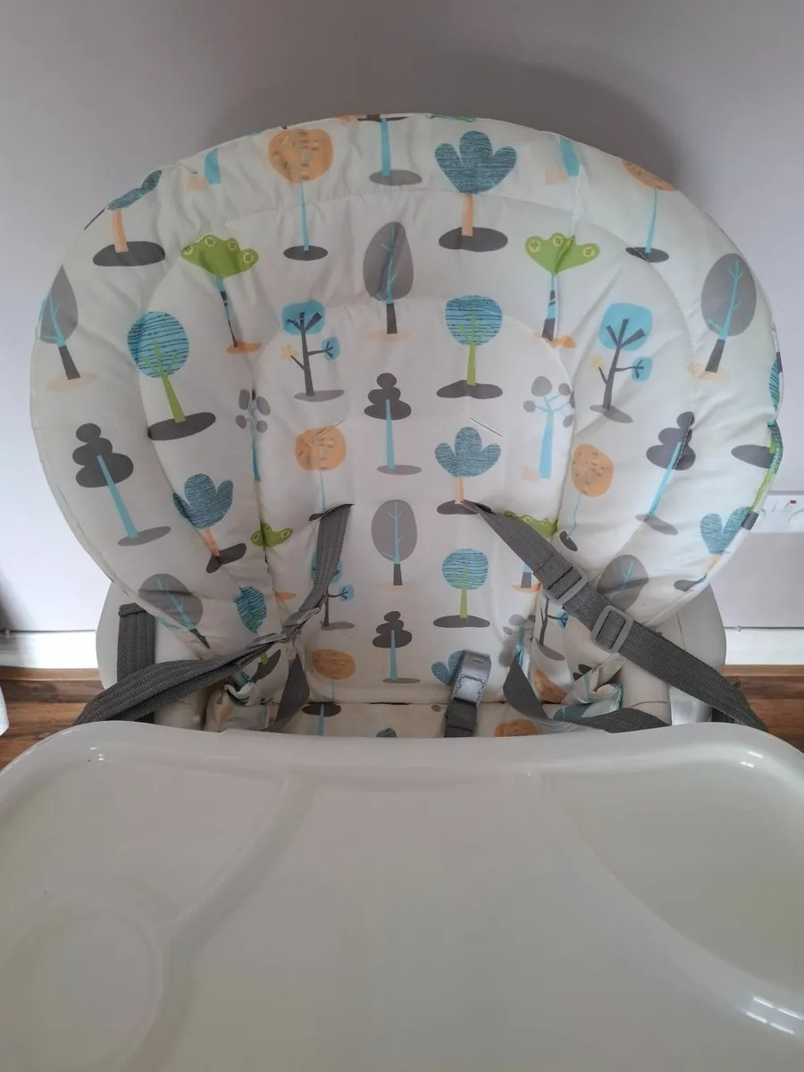 High chair - Image 1
