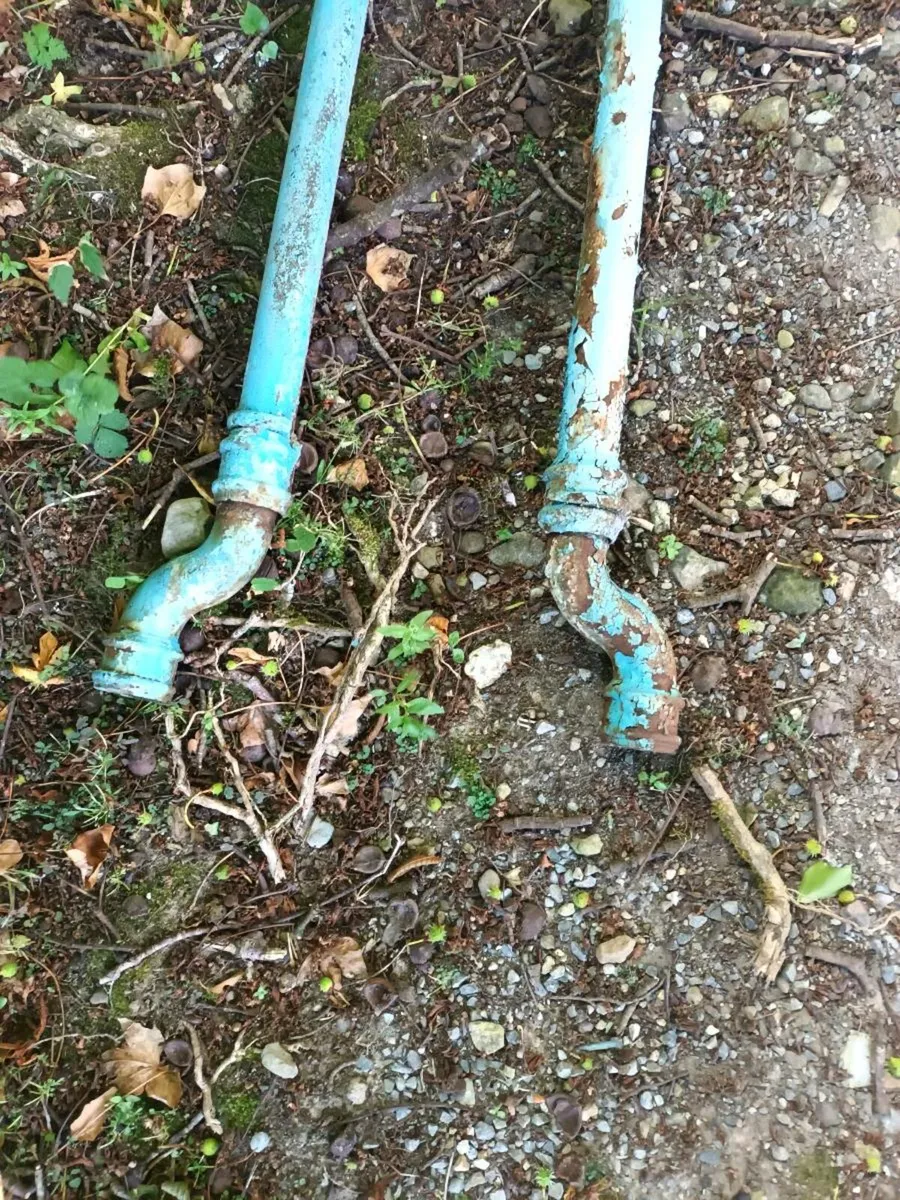 Pair of Cast Iron Downpipes - Image 2