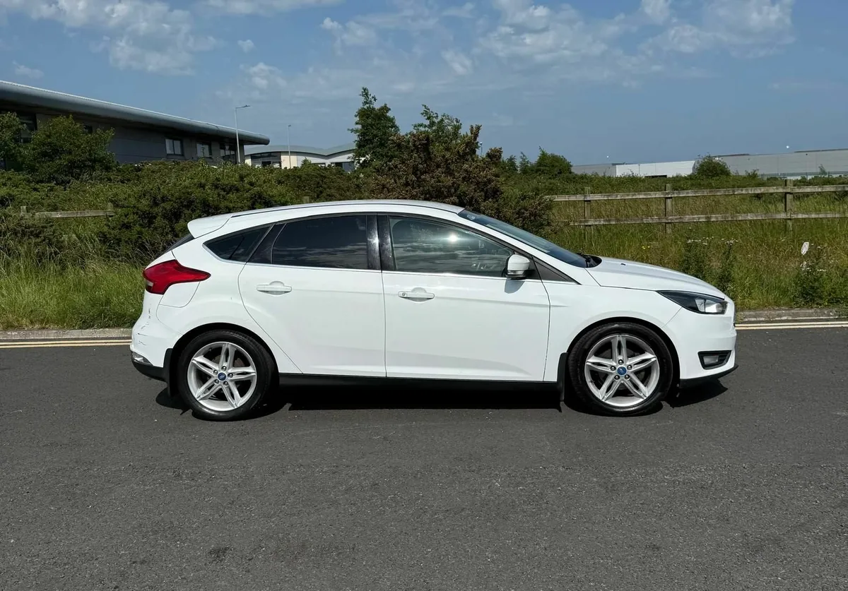 Ford Focus 2015 - Image 1