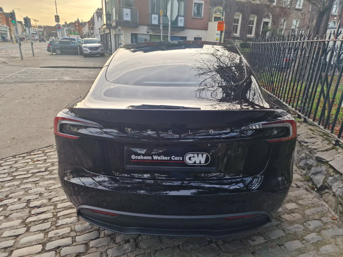 2025 (251) Tesla Model 3 RWD - Image 4