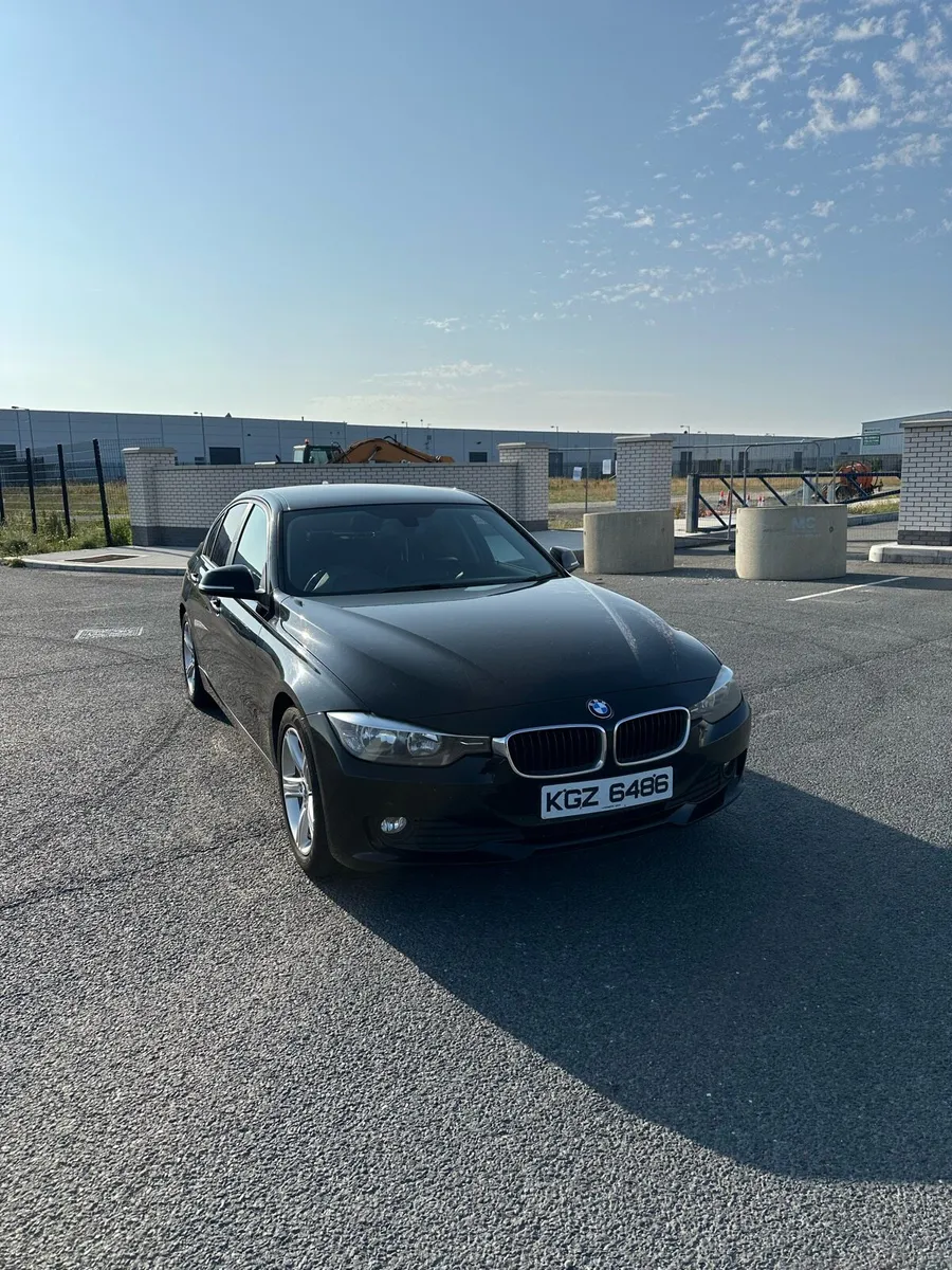 2014 BMW 3 Series - Image 2