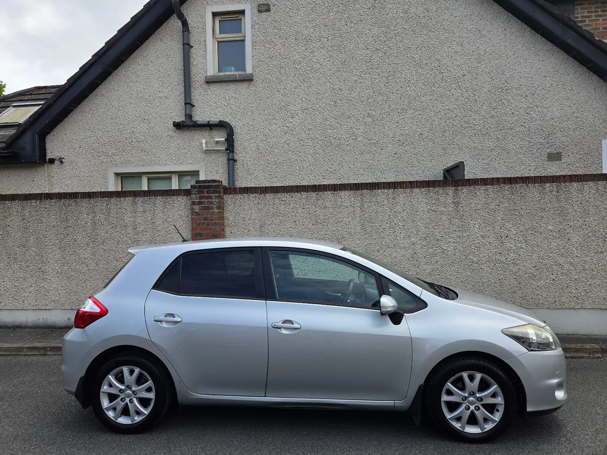 Toyota Auris 1.4d Sport automatic - Image 3