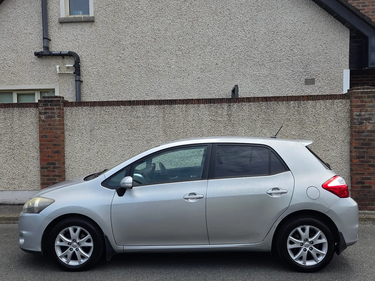Toyota Auris 1.4d Sport automatic - Image 4