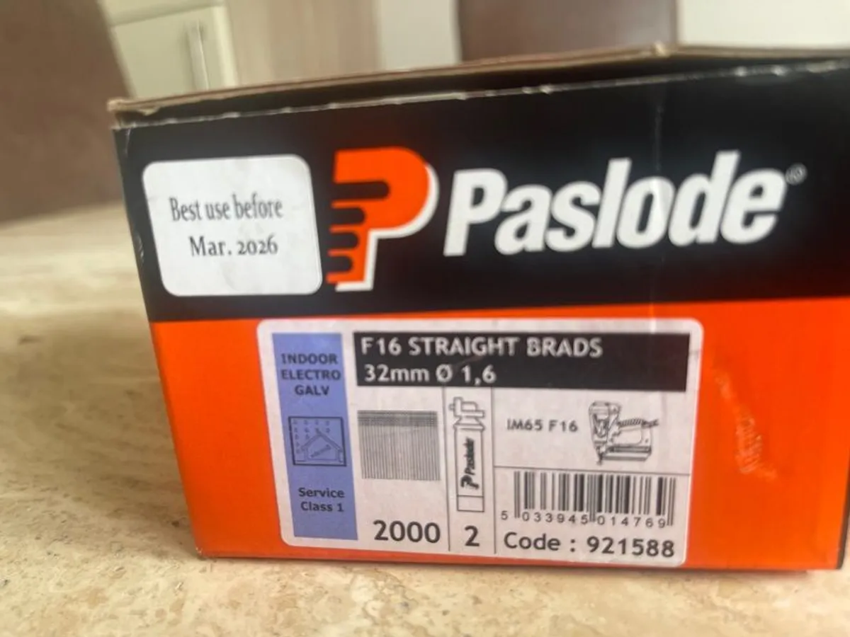 Paslode brad nails with gas - Image 2