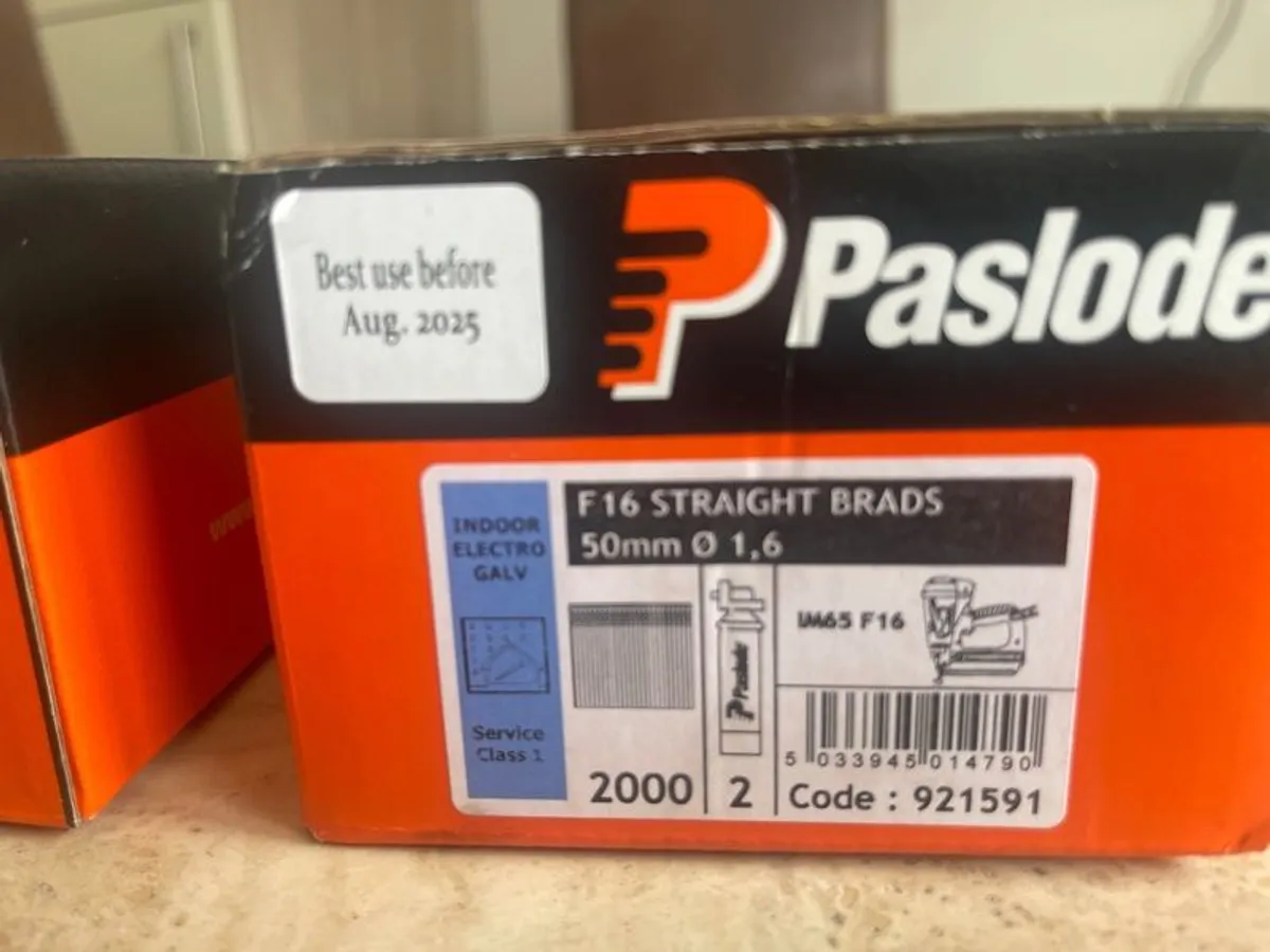 Paslode brad nails with gas - Image 3