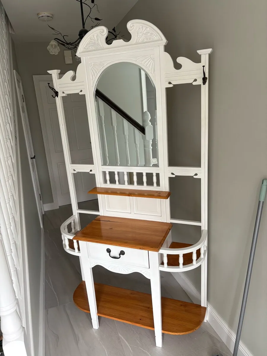 Decorative hall unit - Image 1