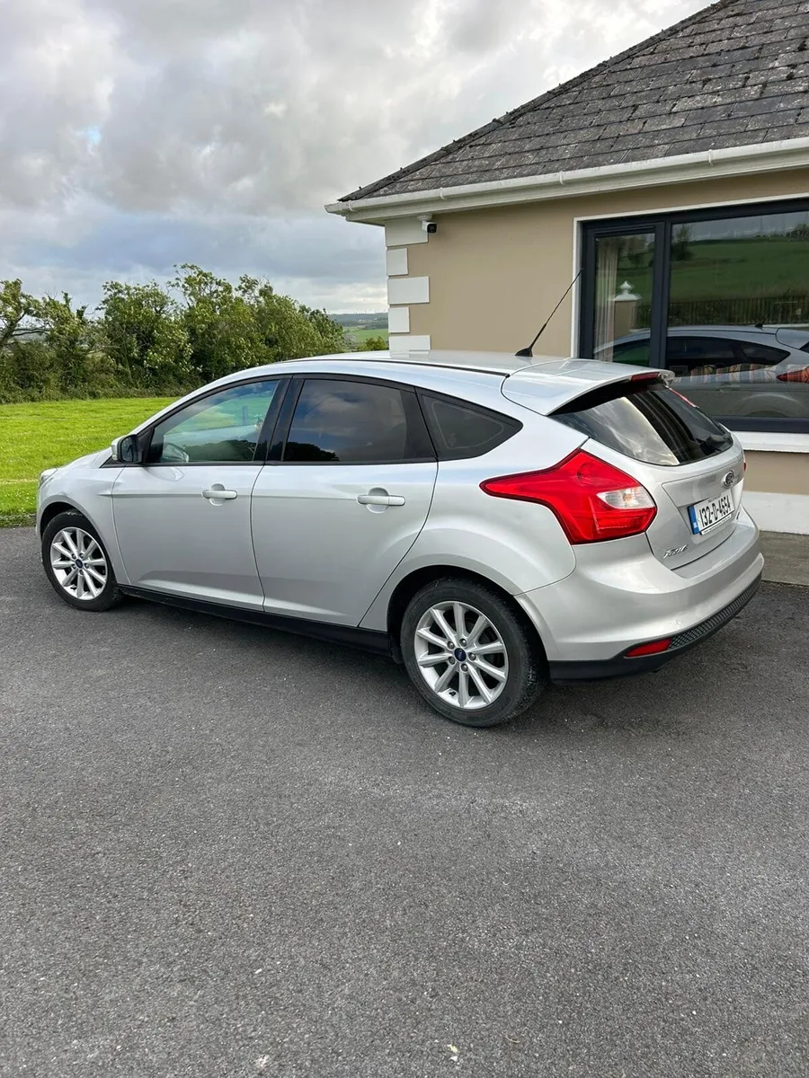 Ford Focus 2013 - Image 2