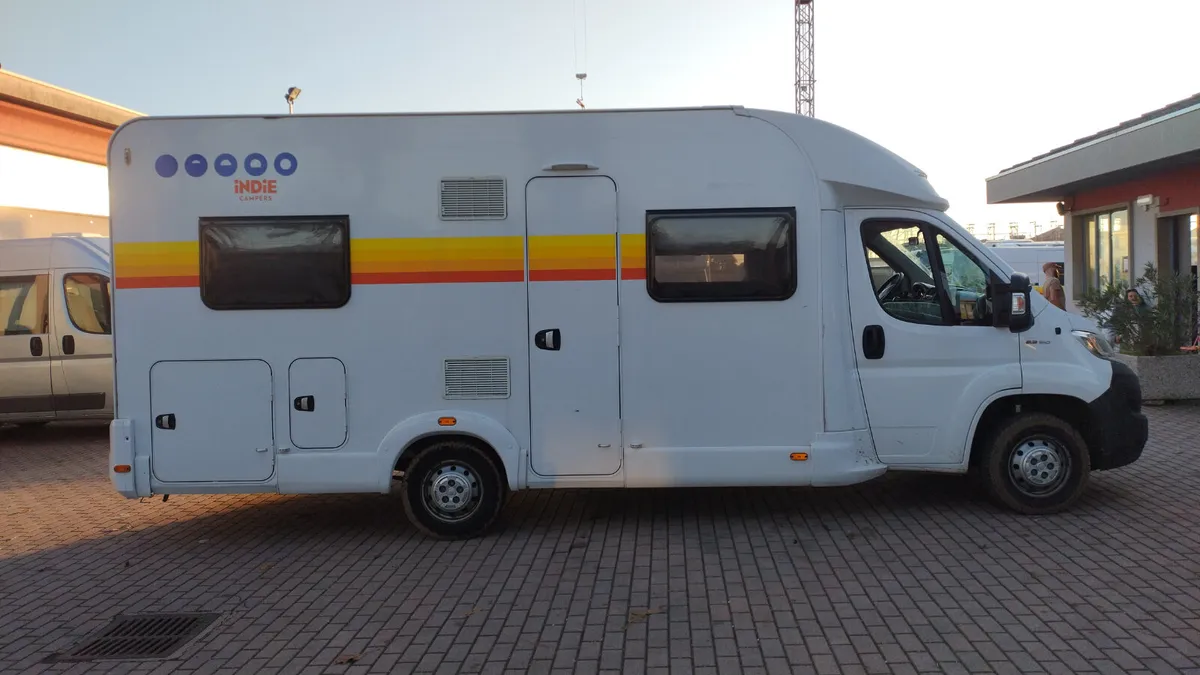 Weinsberg Carasuite 650 MF RHD 5 pax - Image 3