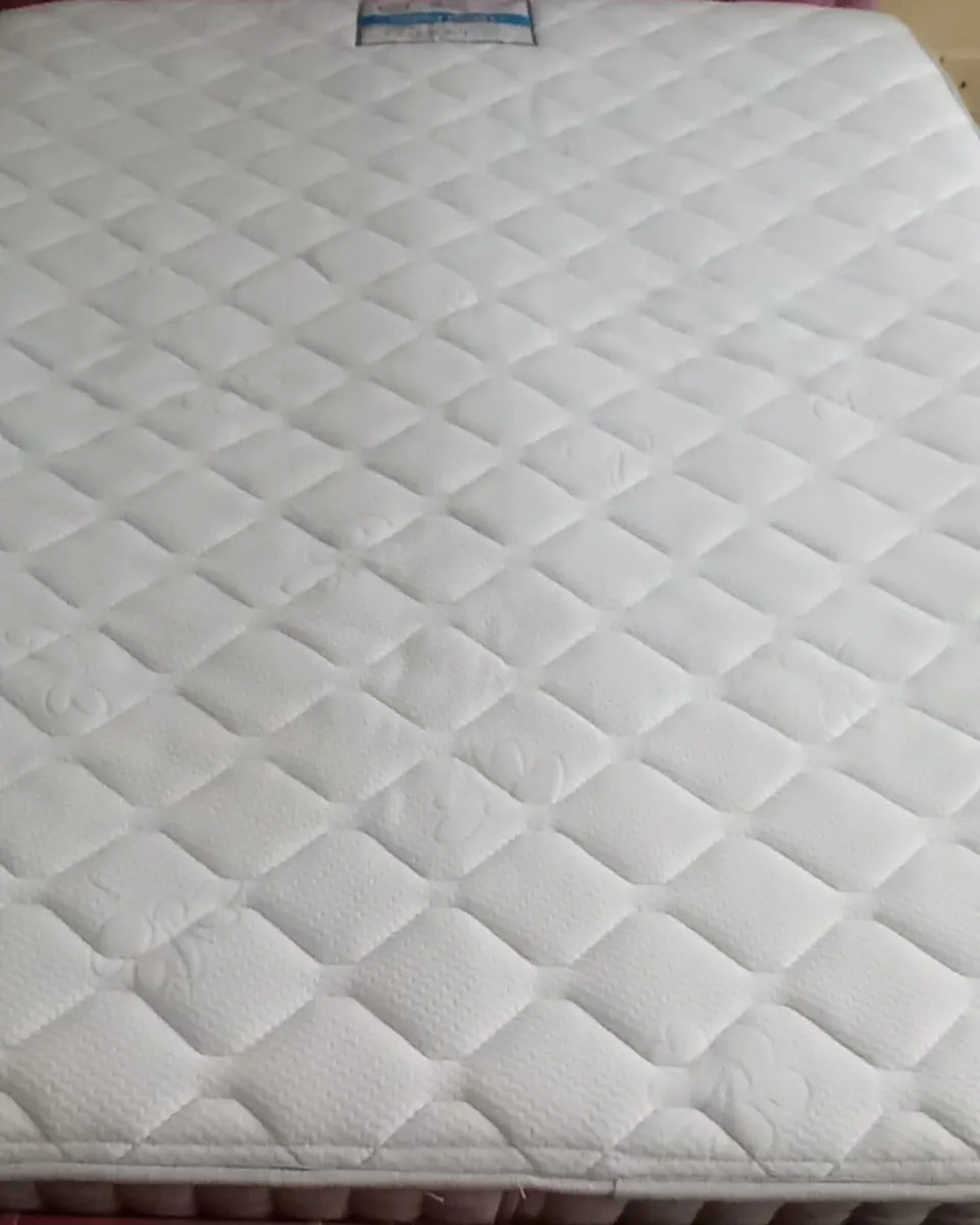 Double bed - Image 3
