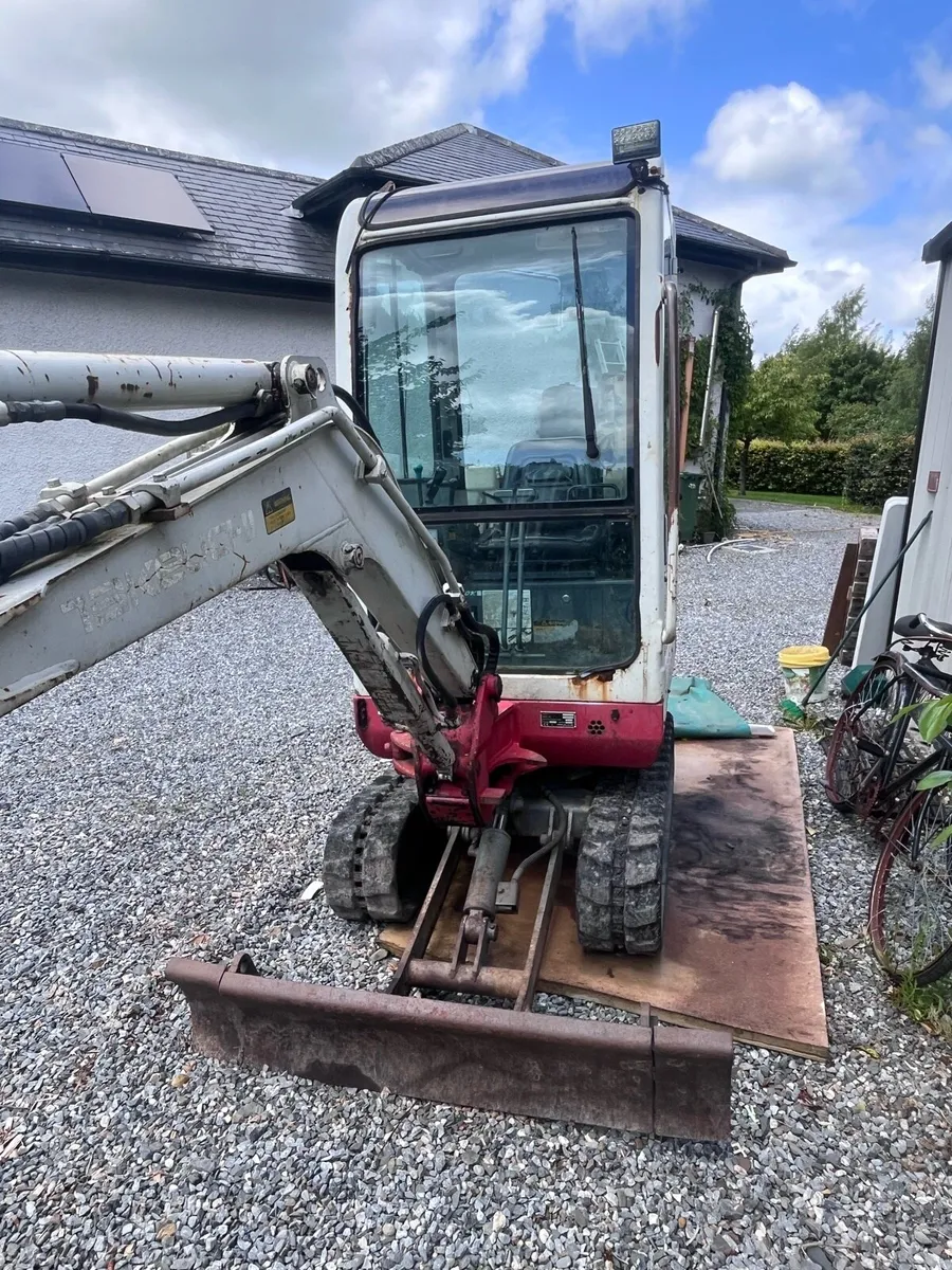 Takeuchi TB016 mini Digger - Image 1