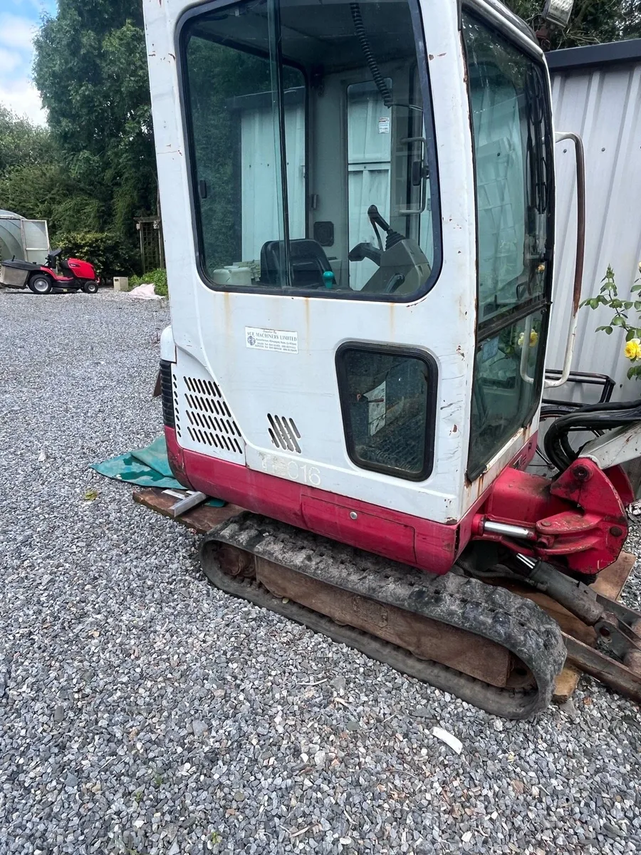 Takeuchi TB016 mini Digger - Image 3