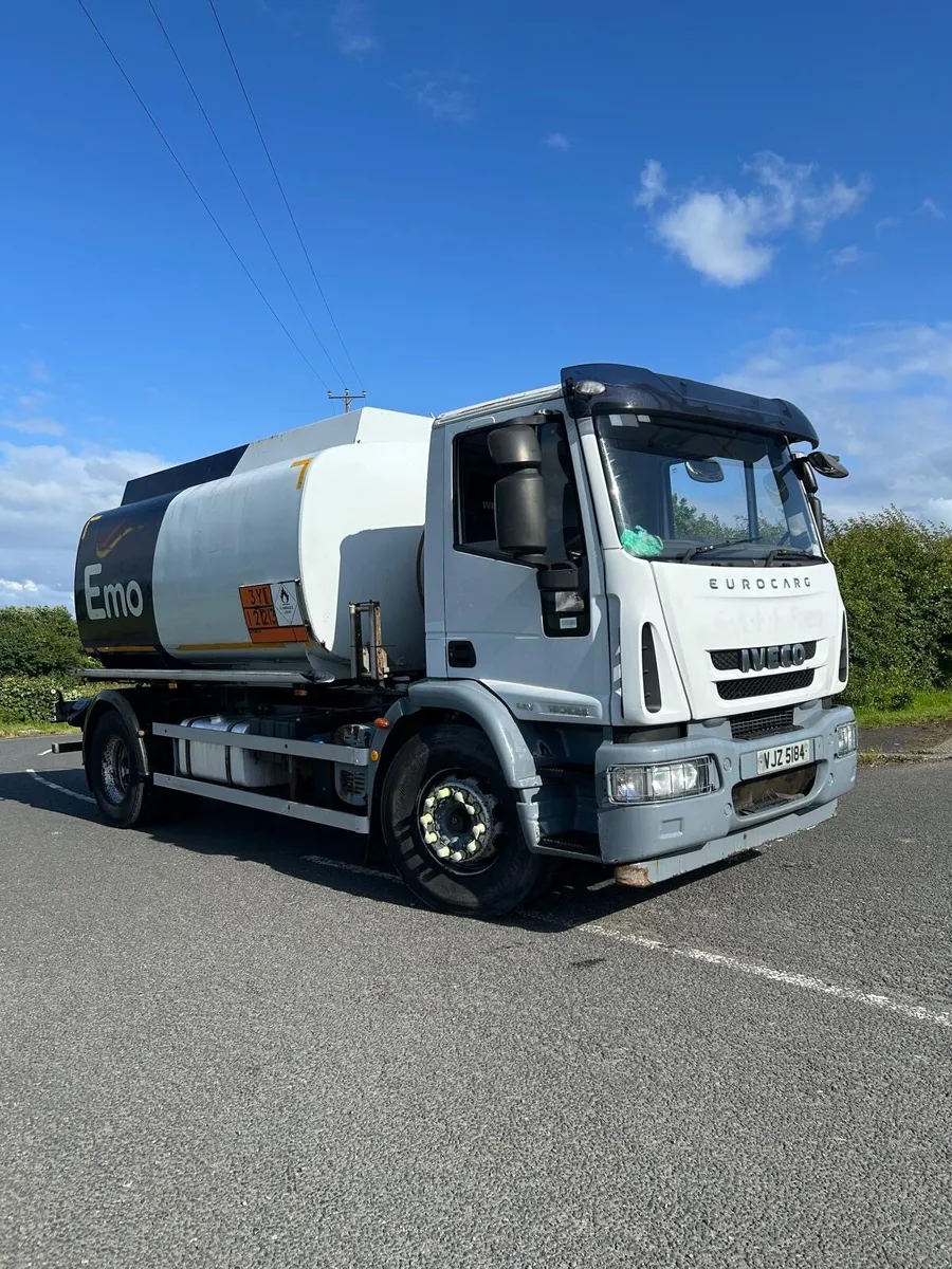 Iveco 180e 28 fuel tanker - Image 1