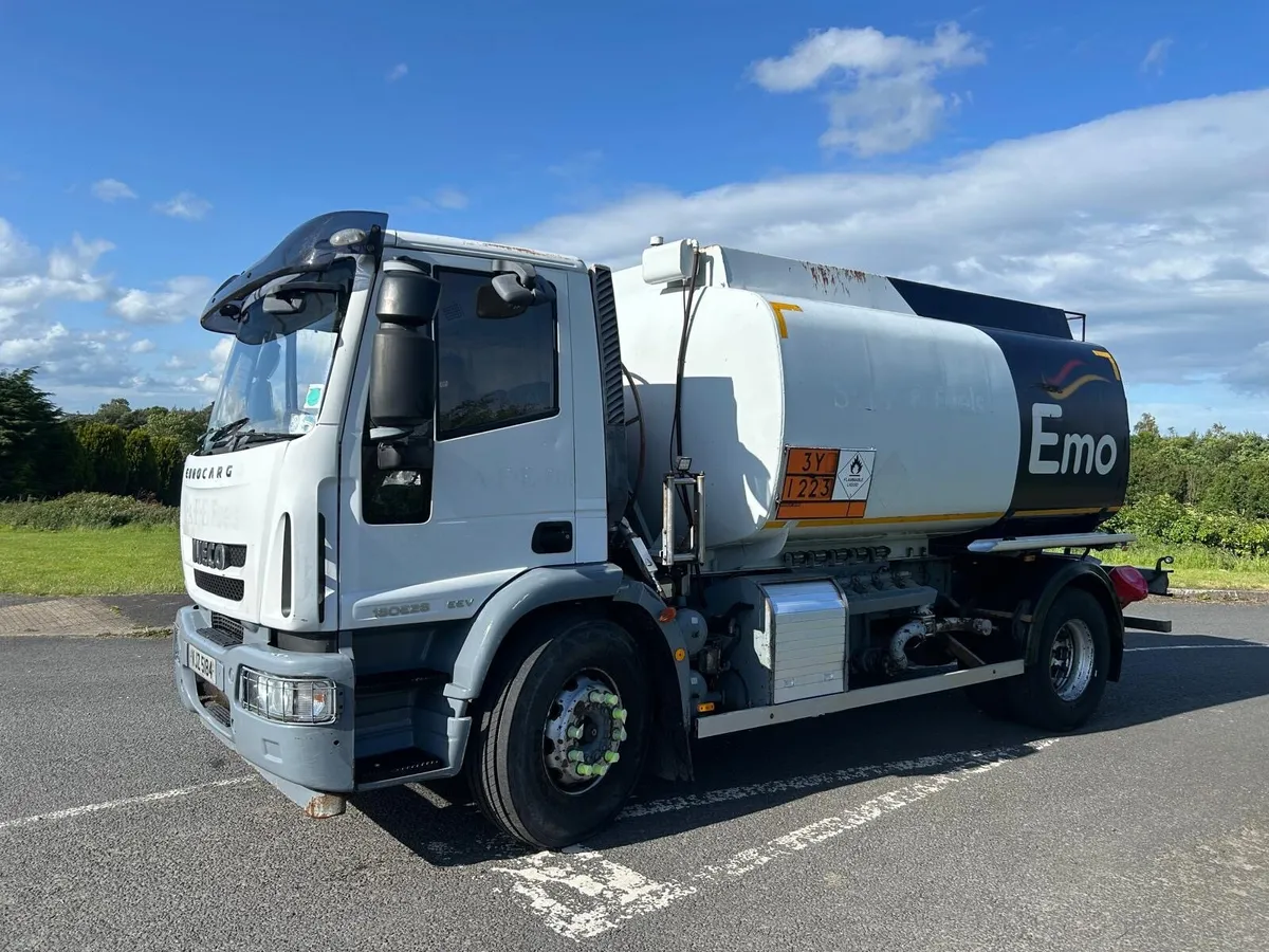 Iveco 180e 28 fuel tanker - Image 4