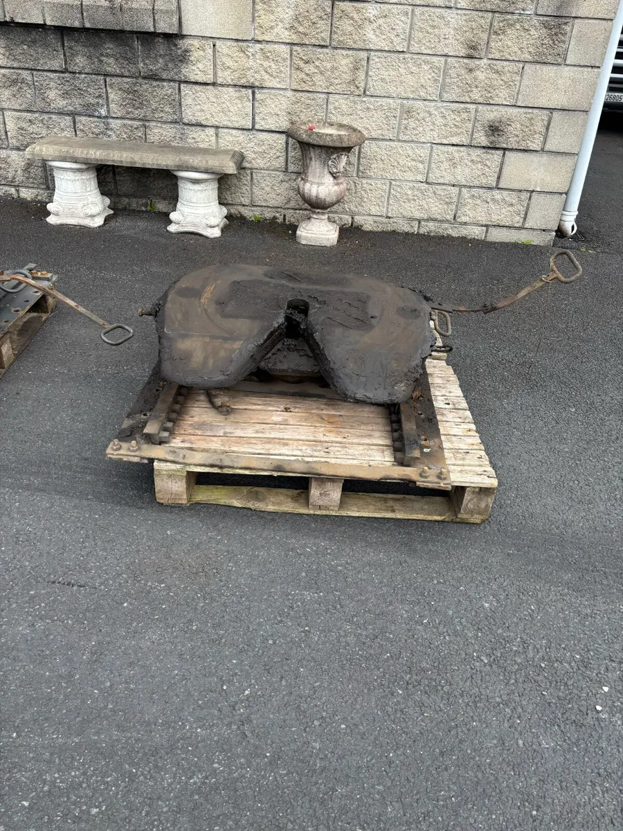 For Sale: Sliding 5th Wheels Volvo - Image 3