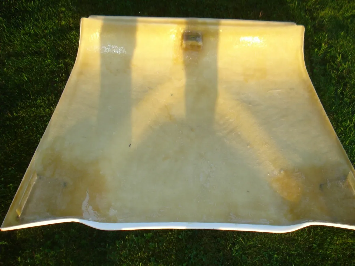CLASSIC MINI 1959-2000 FIBREGLASS BULGE BONNET. - Image 4