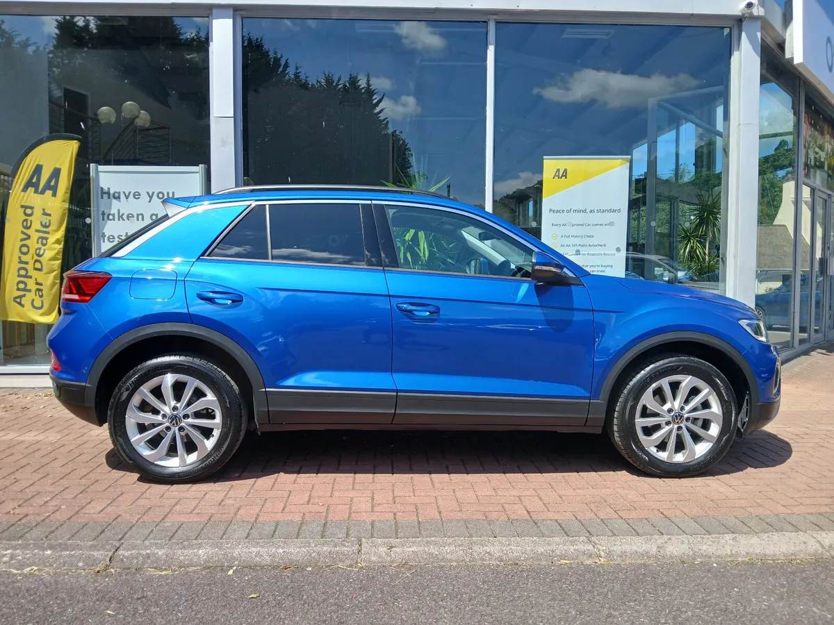 2024 T-Roc 1.0 TSi Life, Ravenna Blue, 1 owner, - Image 2