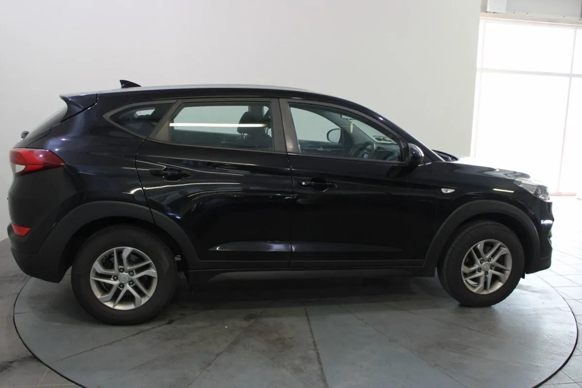 Hyundai Tucson 1.7 D Premium BLD - Image 3