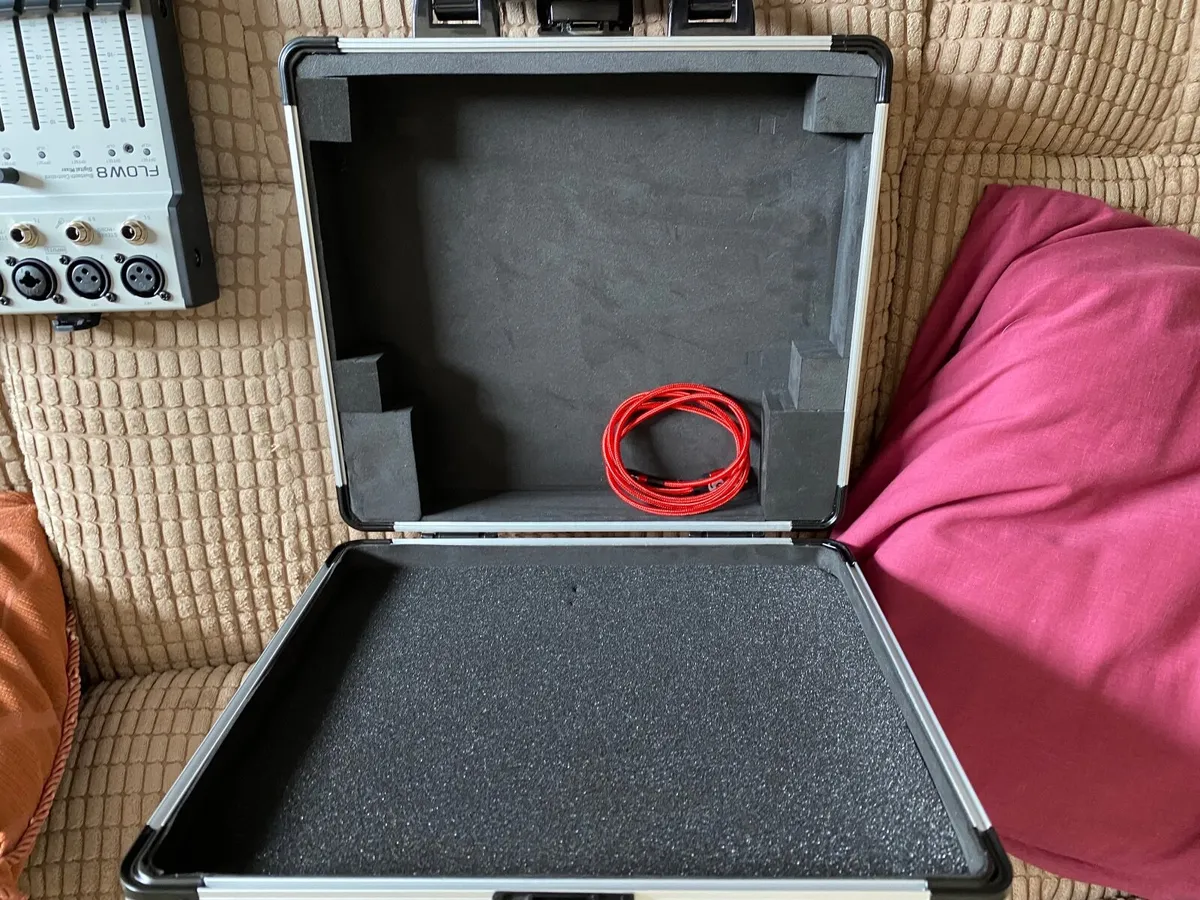 Behringer Flow 8 - Image 2
