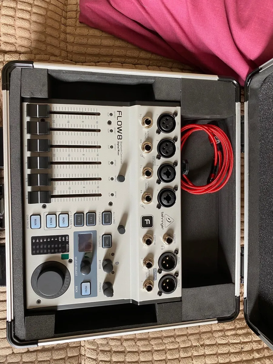 Behringer Flow 8 - Image 1