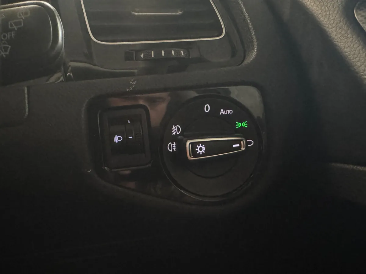 2017 VOLKSWAGEN GOLF HIGHLINE 1.2 TSI 6 SPEED - Image 4