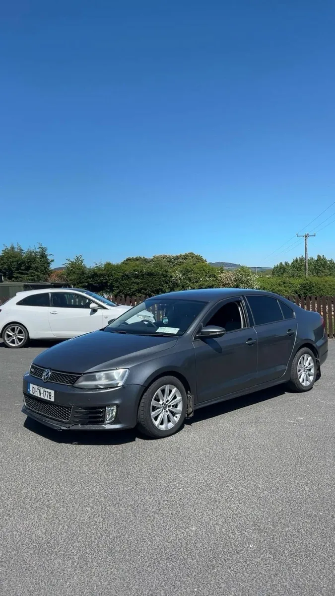 Volkswagen Jetta 2013 - Image 2