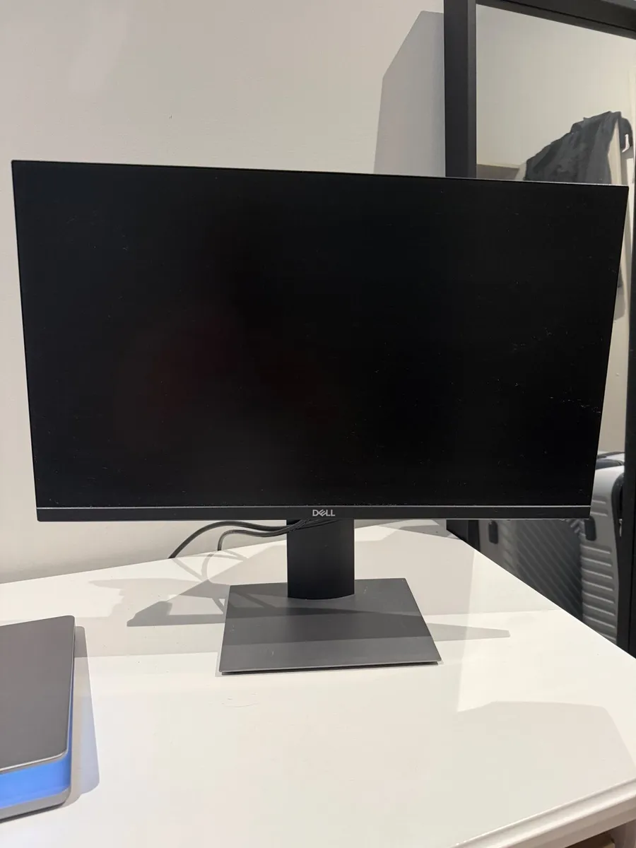 Screen - Image 1
