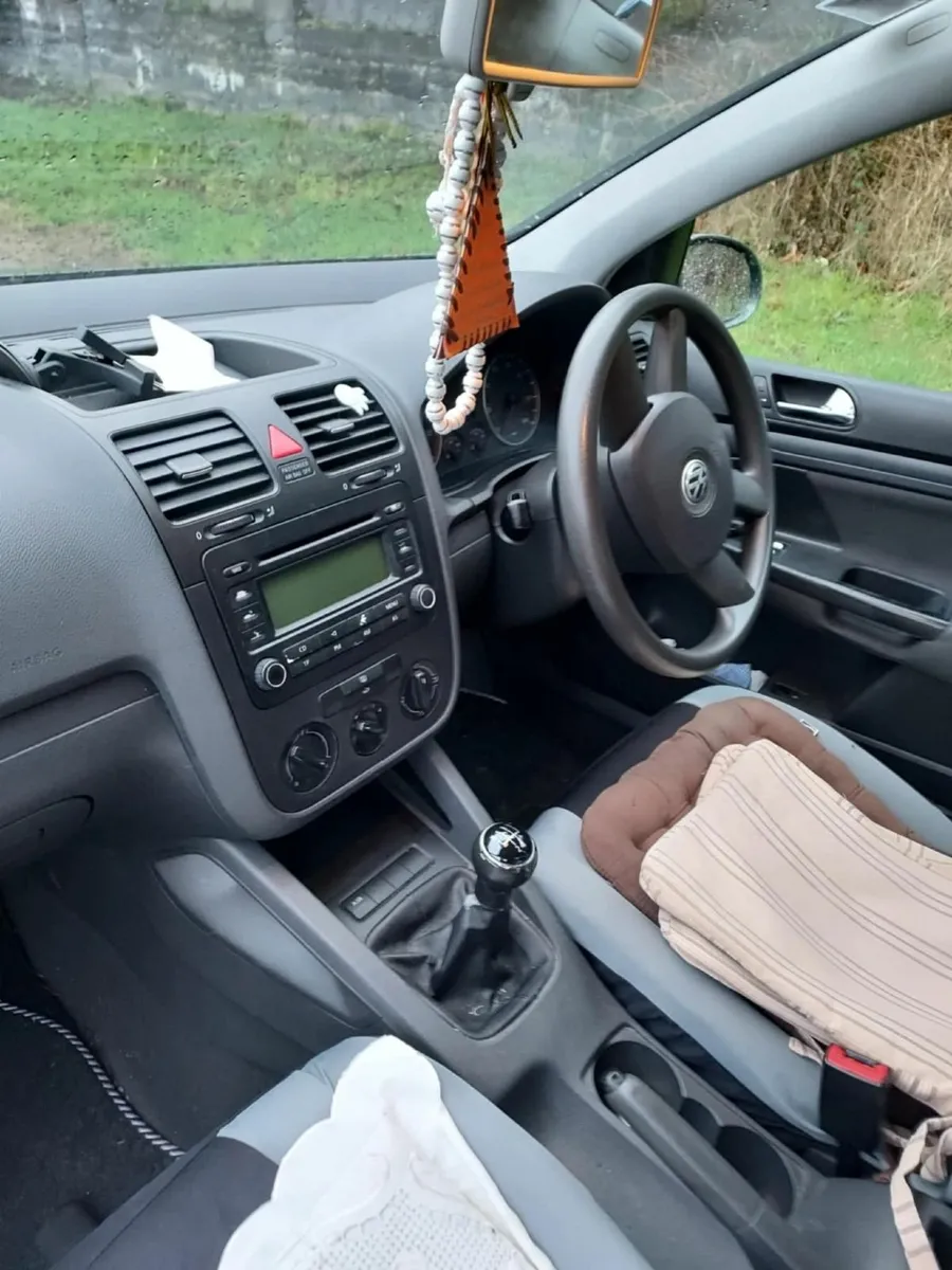 Volkswagen Golf 2004 - Image 2
