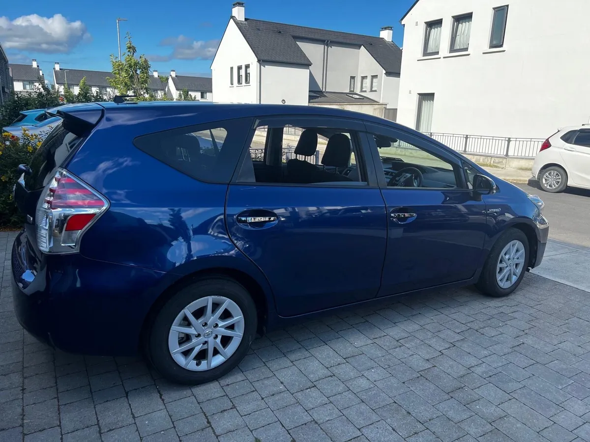 Toyota Prius plus - Image 1