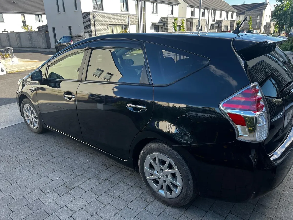 Black Toyota Prius plus - Image 2