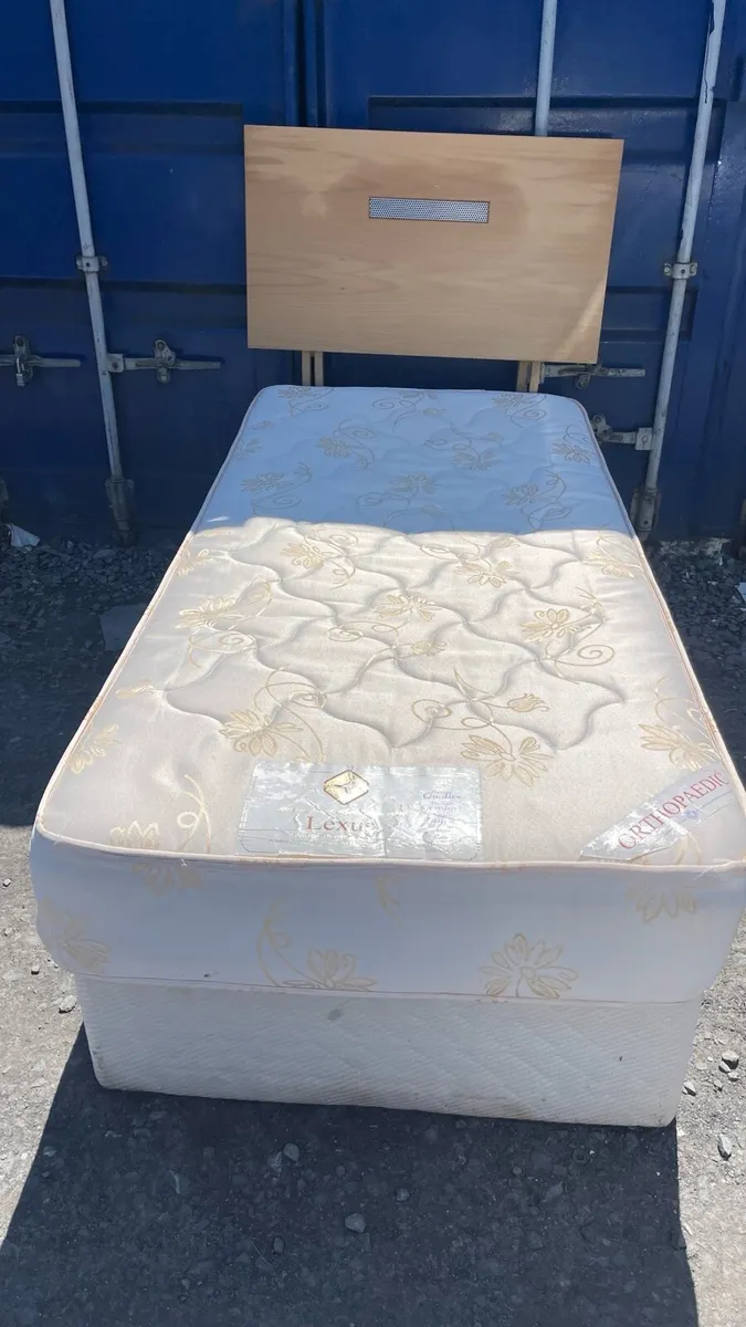 Single bed and mattress - Image 1
