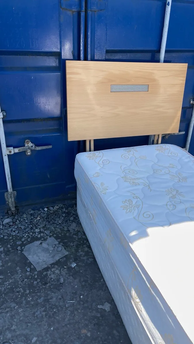 Single bed and mattress - Image 3
