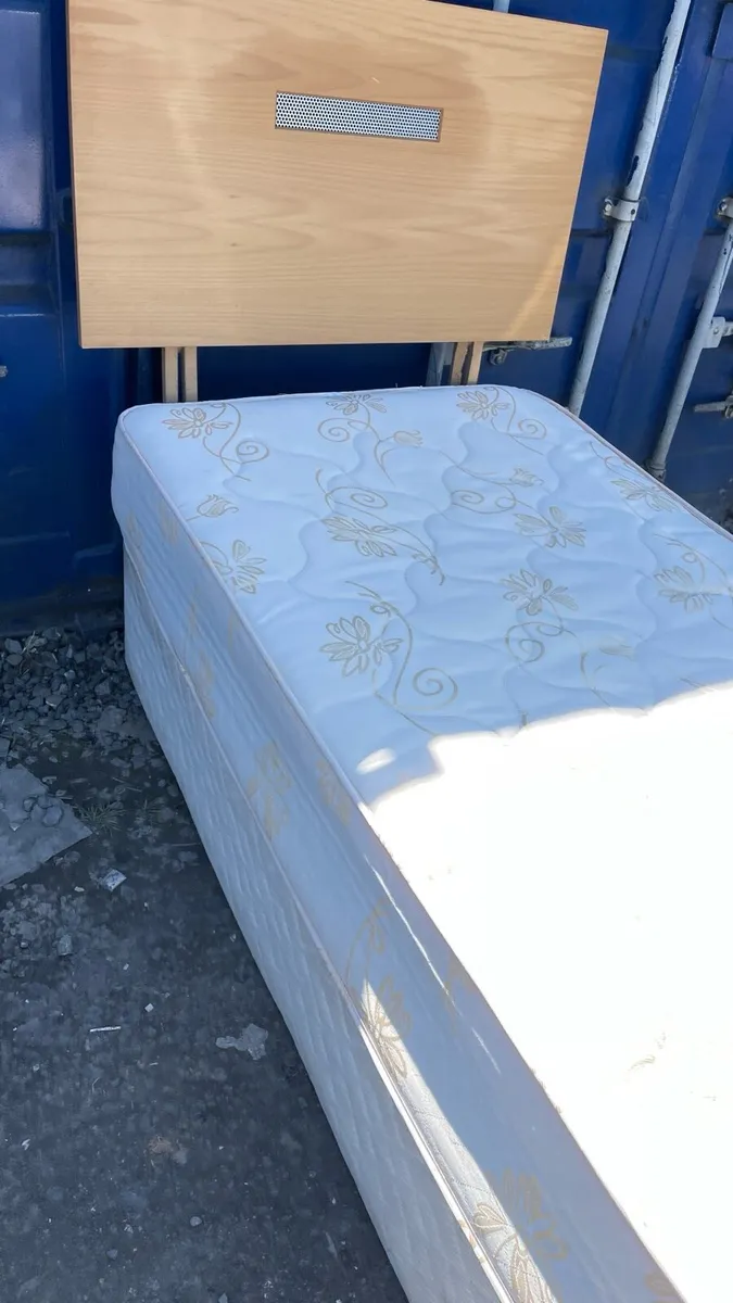 Single bed and mattress - Image 4