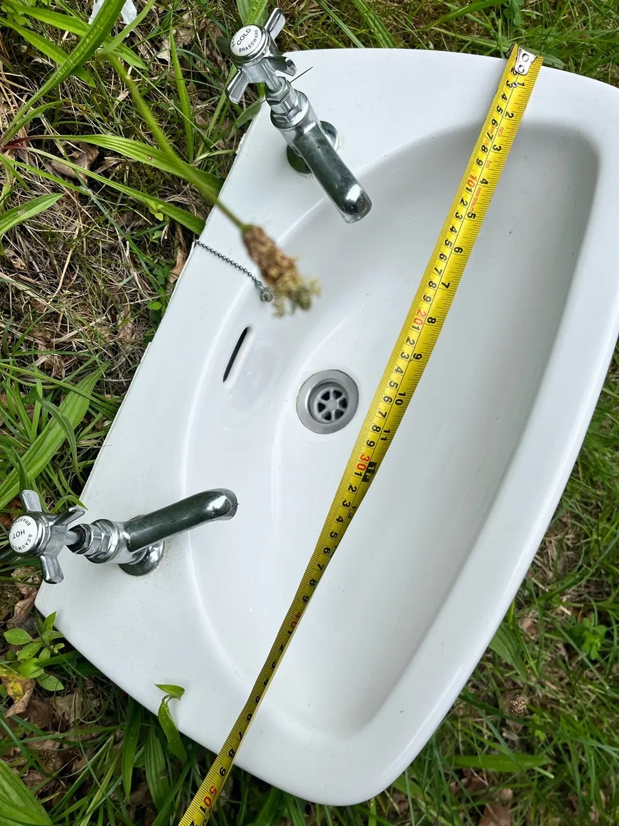 Bathroom hand basin - Image 2