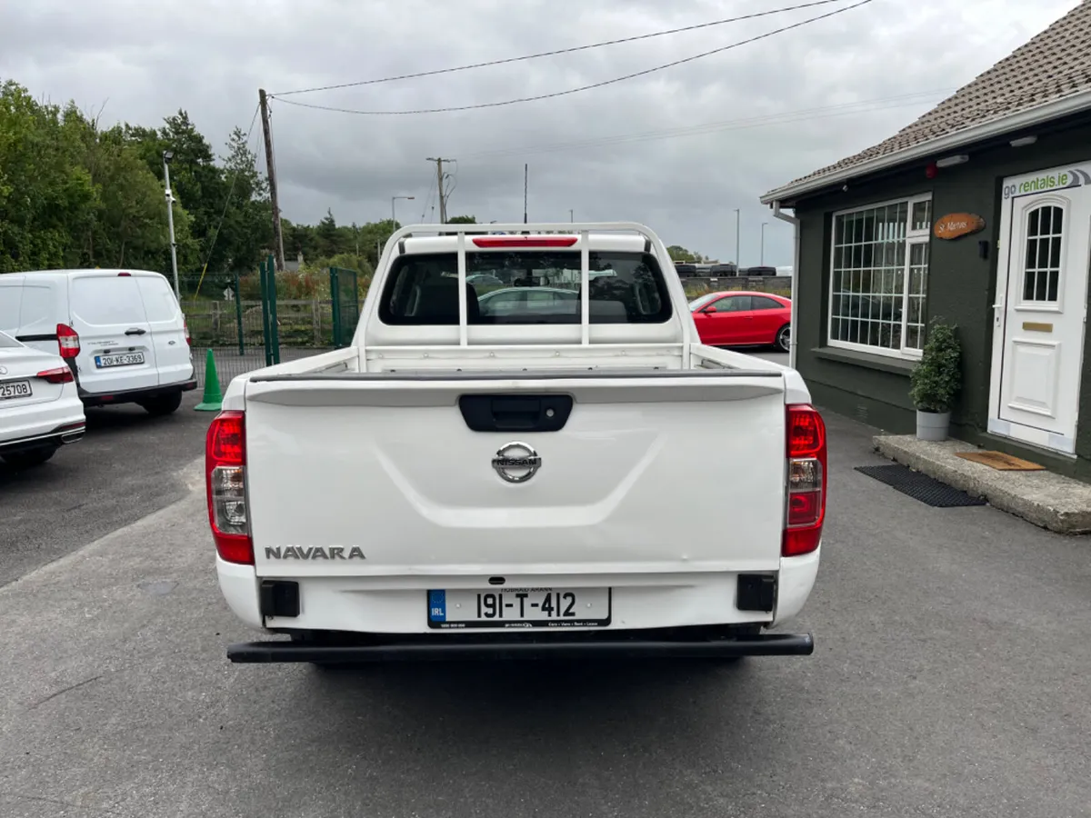 Nissan Navara NP300 XE Double Cab - Image 3