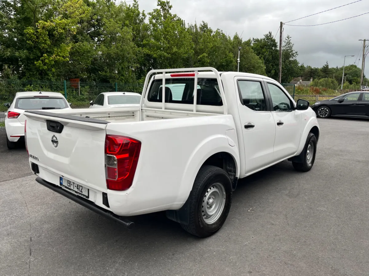 Nissan Navara NP300 XE Double Cab - Image 2