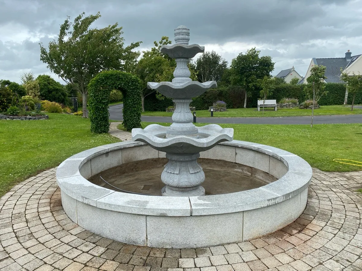 Granite fountain - Image 2