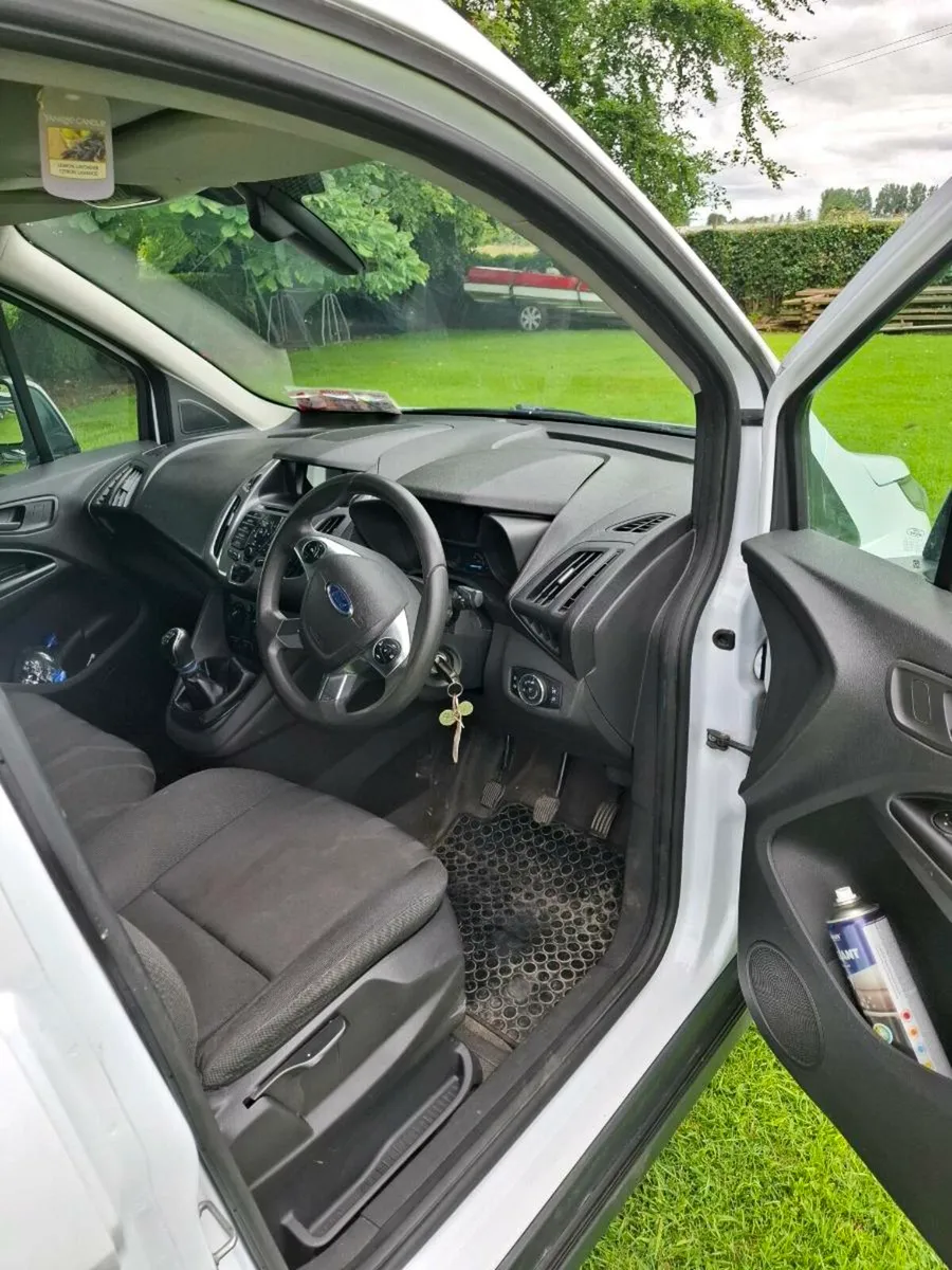 Car - Image 3