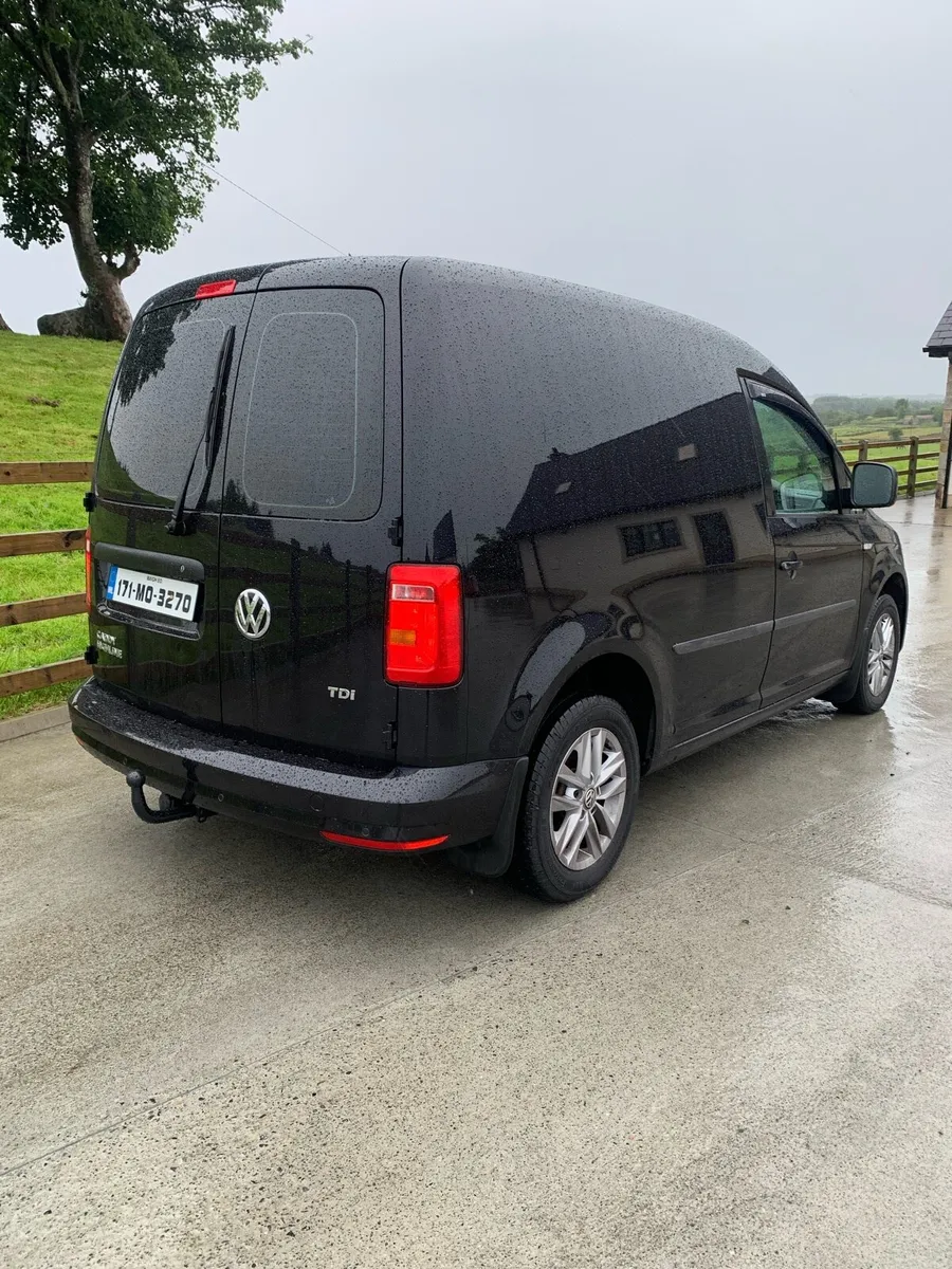 Volkswagen Caddy 2.0L TDI Highline 2017 - Image 3